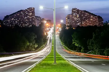 Аўтамабільныя рамонтныя работы на аўтадарогах: аператарская кампанія паведаміла, да якой даты працягнуцца транспартныя заторы.